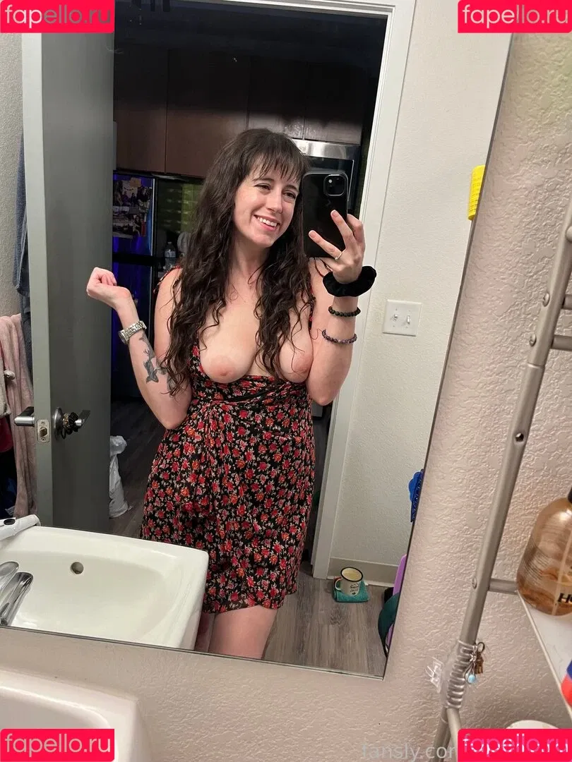 https: / shakicast Onlyfans Photo Gallery 