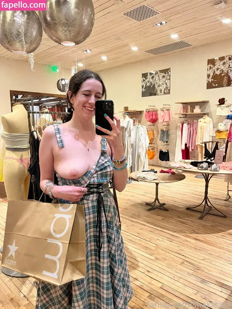 https: / shakicast Onlyfans Photo Gallery 