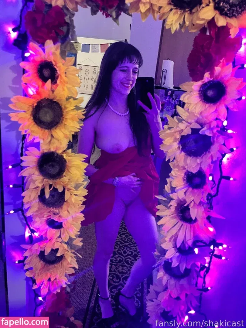 https: / shakicast Onlyfans Photo Gallery 