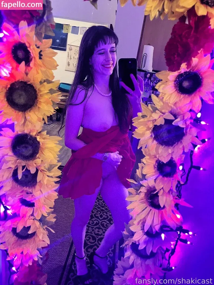 https: / shakicast Onlyfans Photo Gallery 