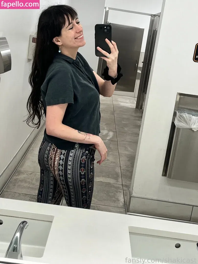 https: / shakicast Onlyfans Photo Gallery 