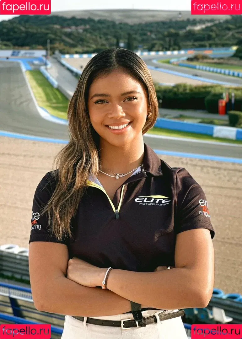 Bianca Bustamante / Racerbia Onlyfans Photo Gallery 