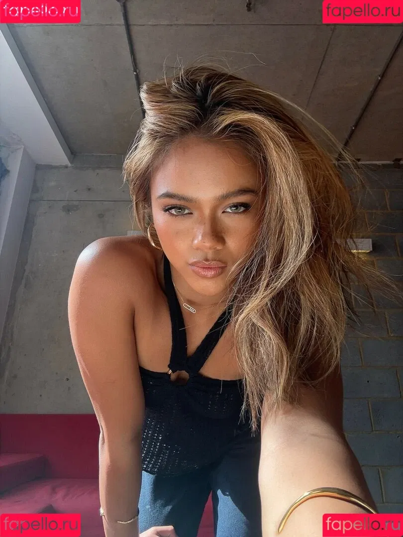 Bianca Bustamante / Racerbia Onlyfans Photo Gallery 
