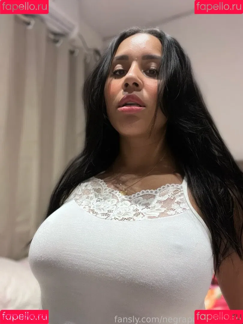 dshewaspretty / negrapomposa_30 Onlyfans Photo Gallery 