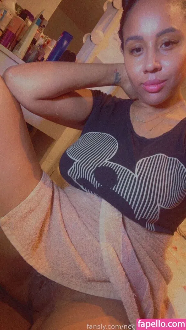 dshewaspretty / negrapomposa_30 Onlyfans Photo Gallery 