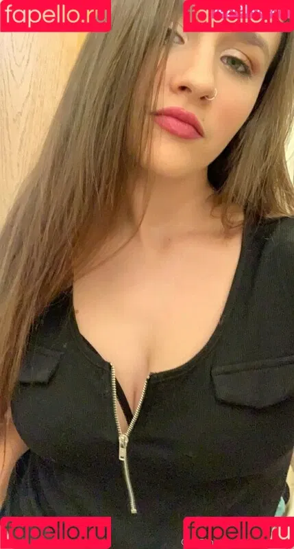 halesfyi / msstealyagirl Onlyfans Photo Gallery 