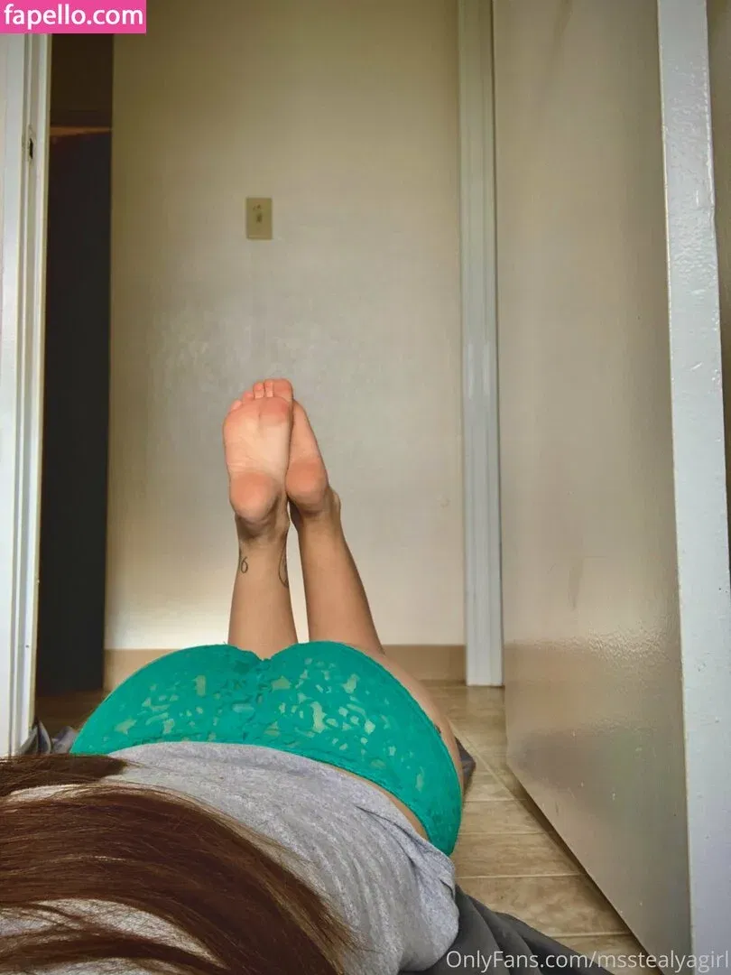 halesfyi / msstealyagirl Onlyfans Photo Gallery 