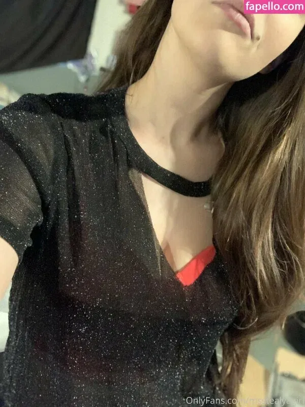 halesfyi / msstealyagirl Onlyfans Photo Gallery 