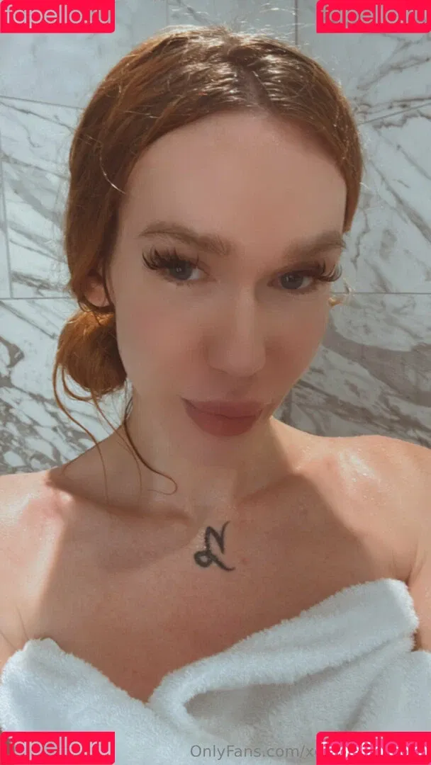 crystalthayerofficial / xcrystalthayerx Onlyfans Photo Gallery 