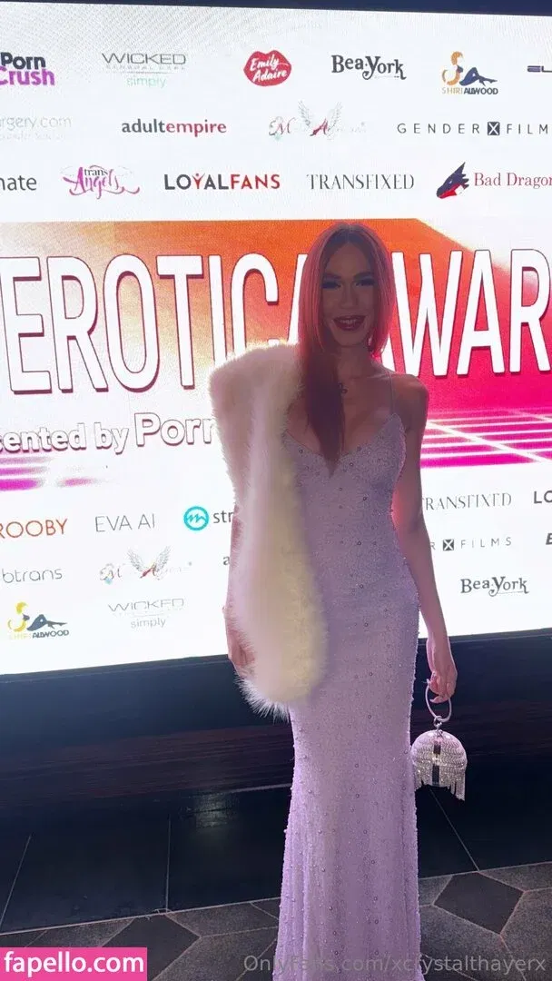 crystalthayerofficial / xcrystalthayerx Onlyfans Photo Gallery 