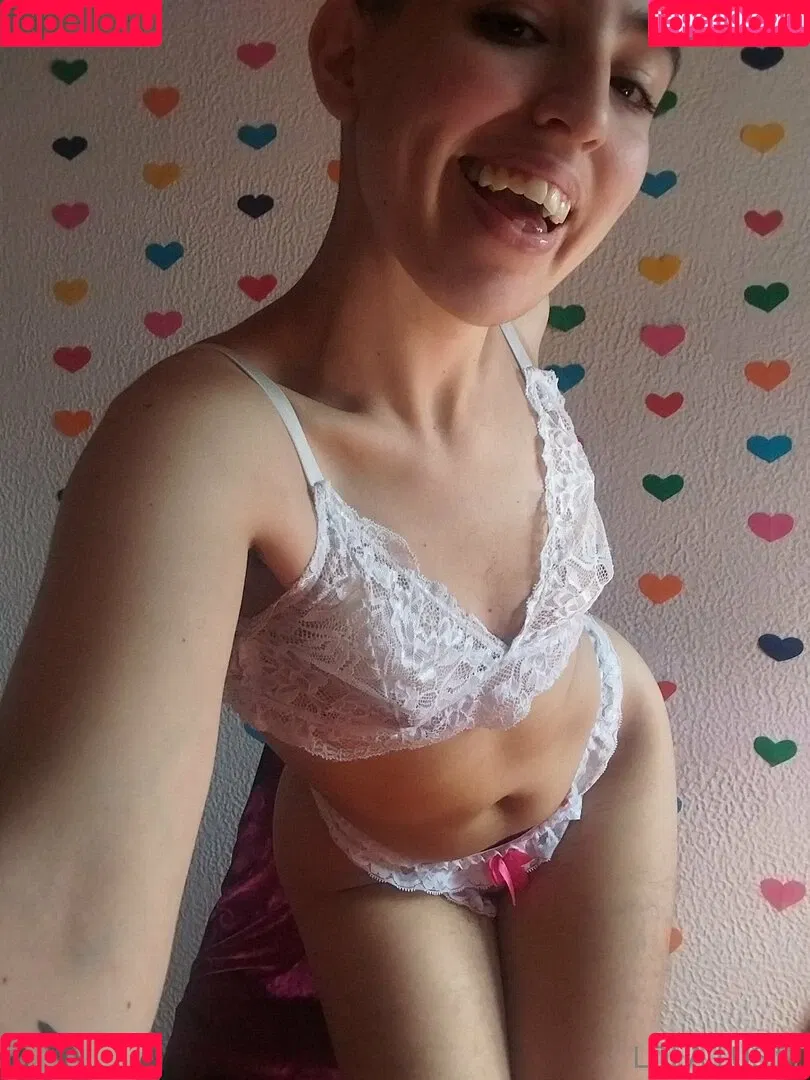 lolalustt / lylalustt Onlyfans Photo Gallery 