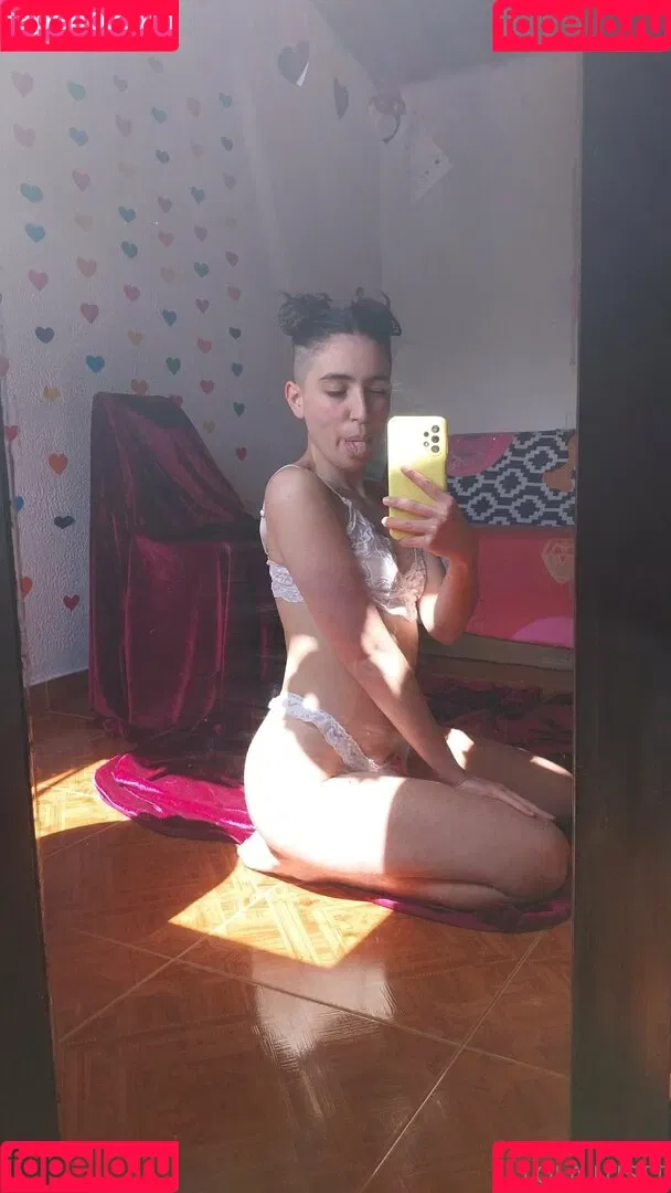 lolalustt / lylalustt Onlyfans Photo Gallery 