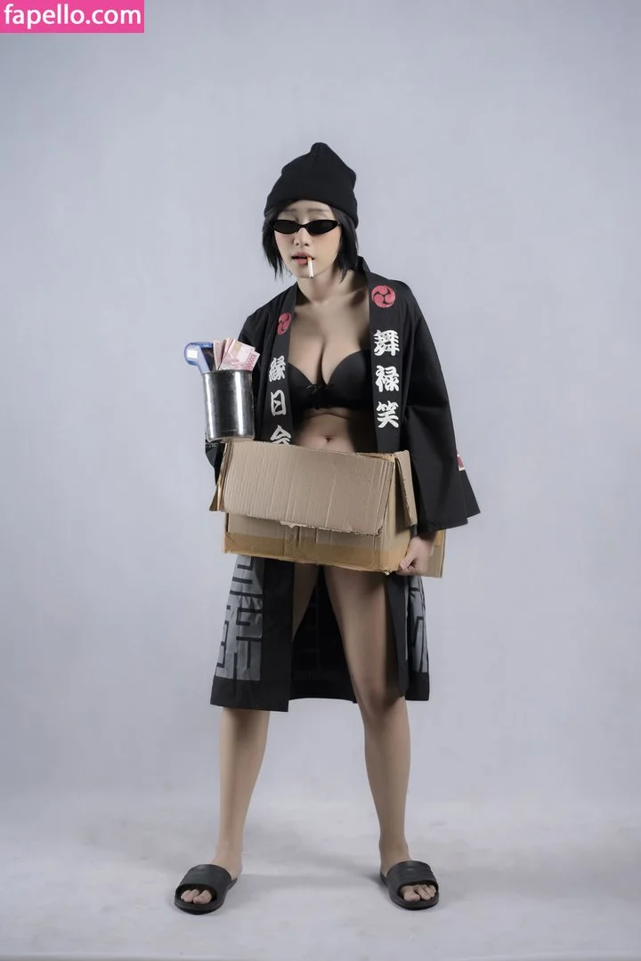 lolalustt / lylalustt Onlyfans Photo Gallery 