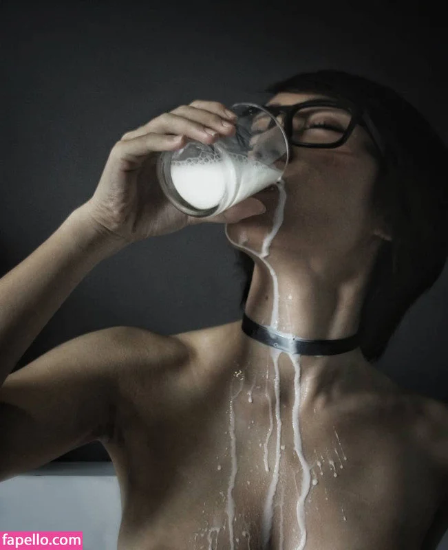 lolalustt / lylalustt Onlyfans Photo Gallery 