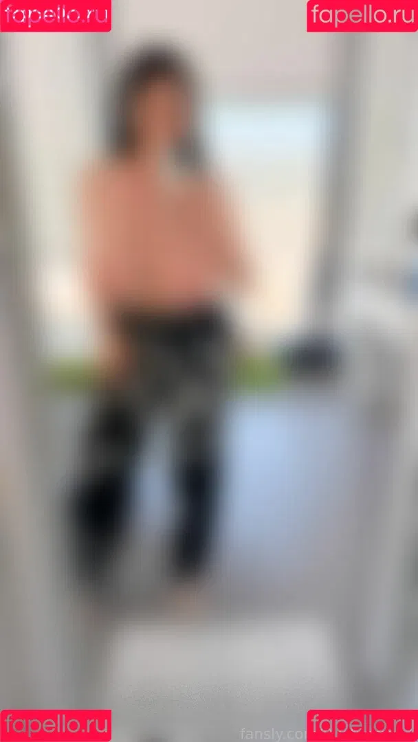 Busty Ema / busty_model_ / bustyema Onlyfans Photo Gallery 