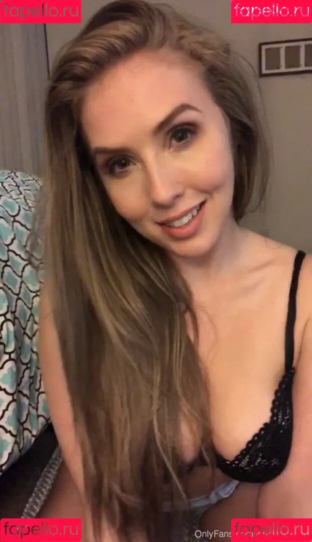 lenaisapeach / lenapaulxo Onlyfans Photo Gallery 