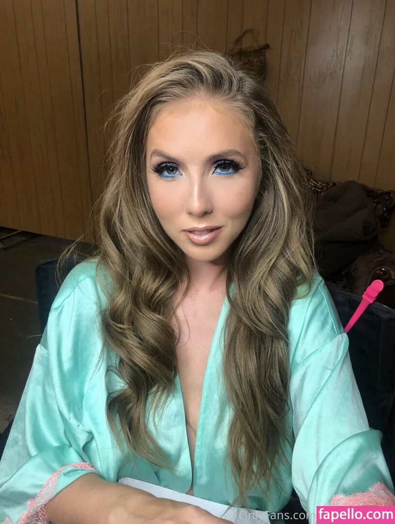 lenaisapeach / lenapaulxo Onlyfans Photo Gallery 