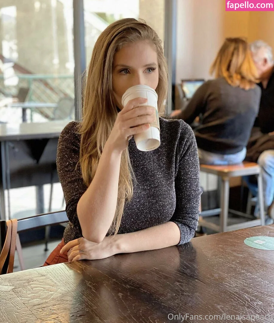 lenaisapeach / lenapaulxo Onlyfans Photo Gallery 