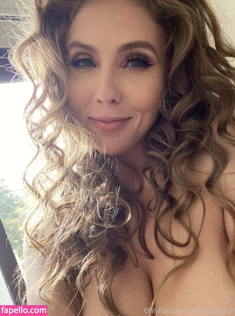 lenaisapeach / lenapaulxo Onlyfans Photo Gallery 