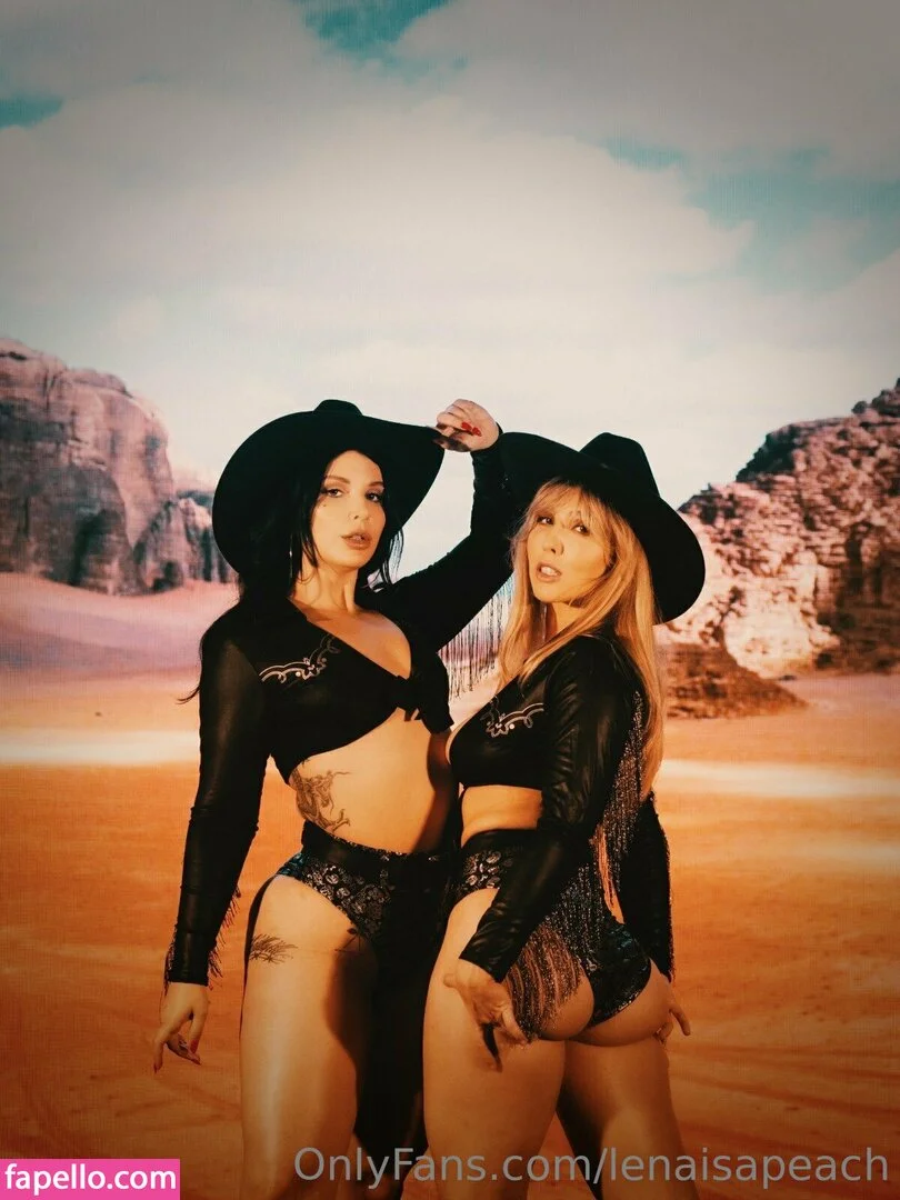 lenaisapeach / lenapaulxo Onlyfans Photo Gallery 