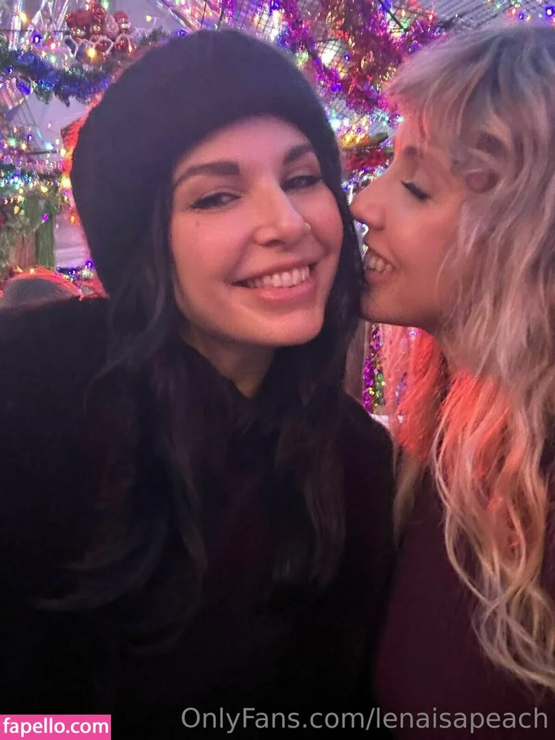 lenaisapeach / lenapaulxo Onlyfans Photo Gallery 