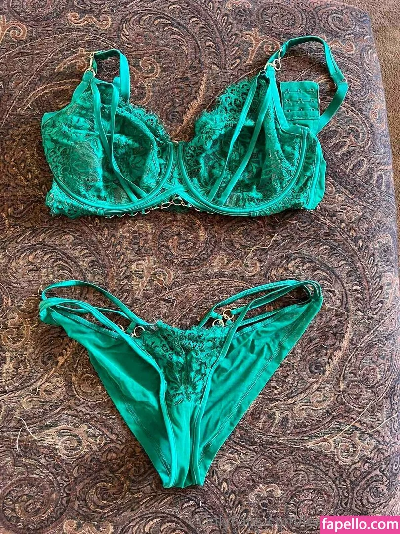 lenaisapeach / lenapaulxo Onlyfans Photo Gallery 