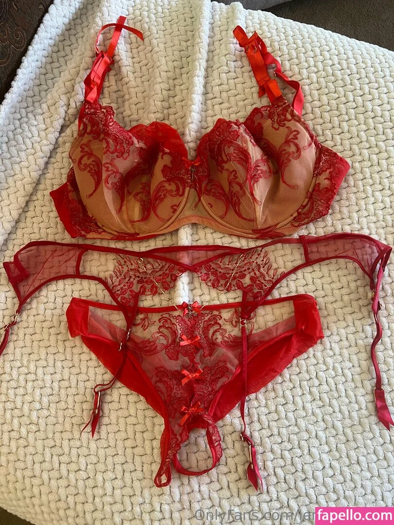 lenaisapeach / lenapaulxo Onlyfans Photo Gallery 