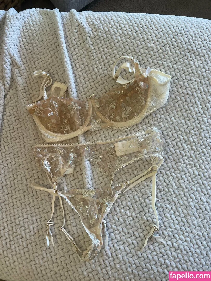 lenaisapeach / lenapaulxo Onlyfans Photo Gallery 