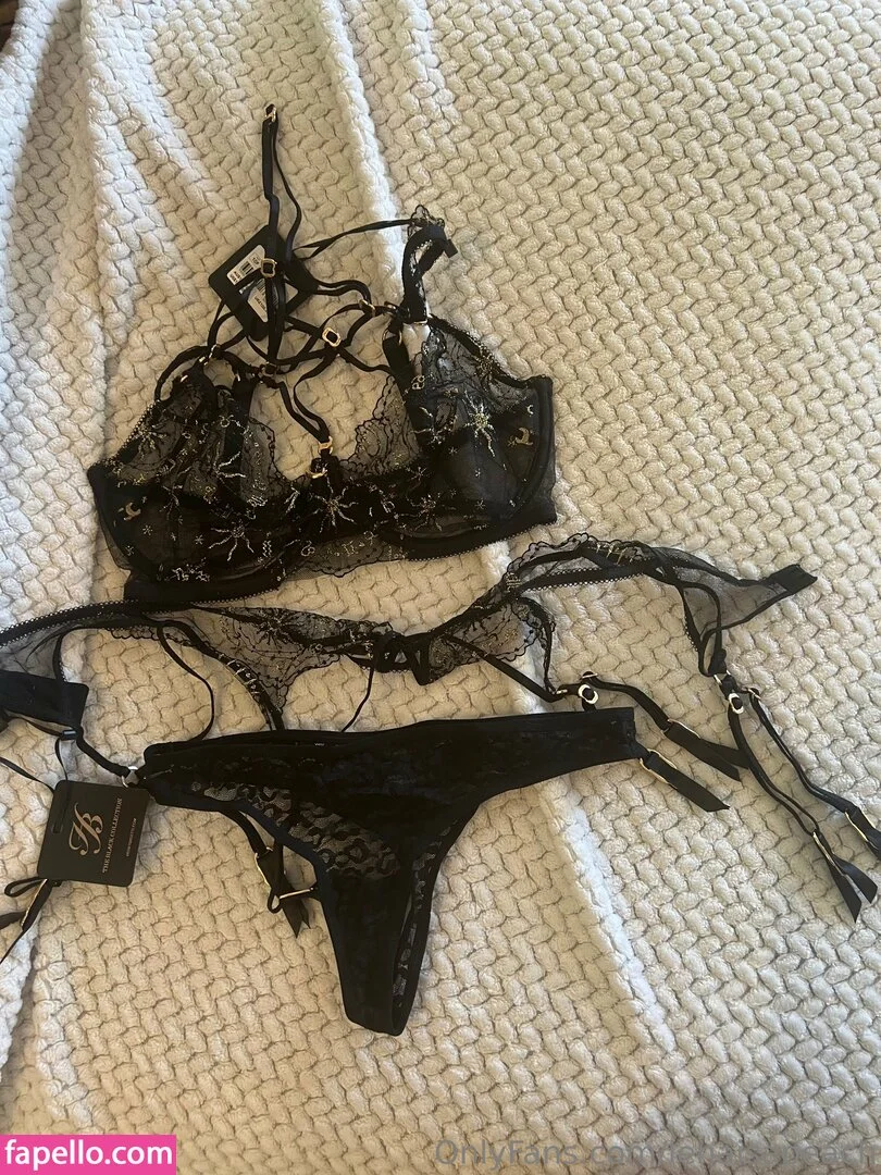 lenaisapeach / lenapaulxo Onlyfans Photo Gallery 