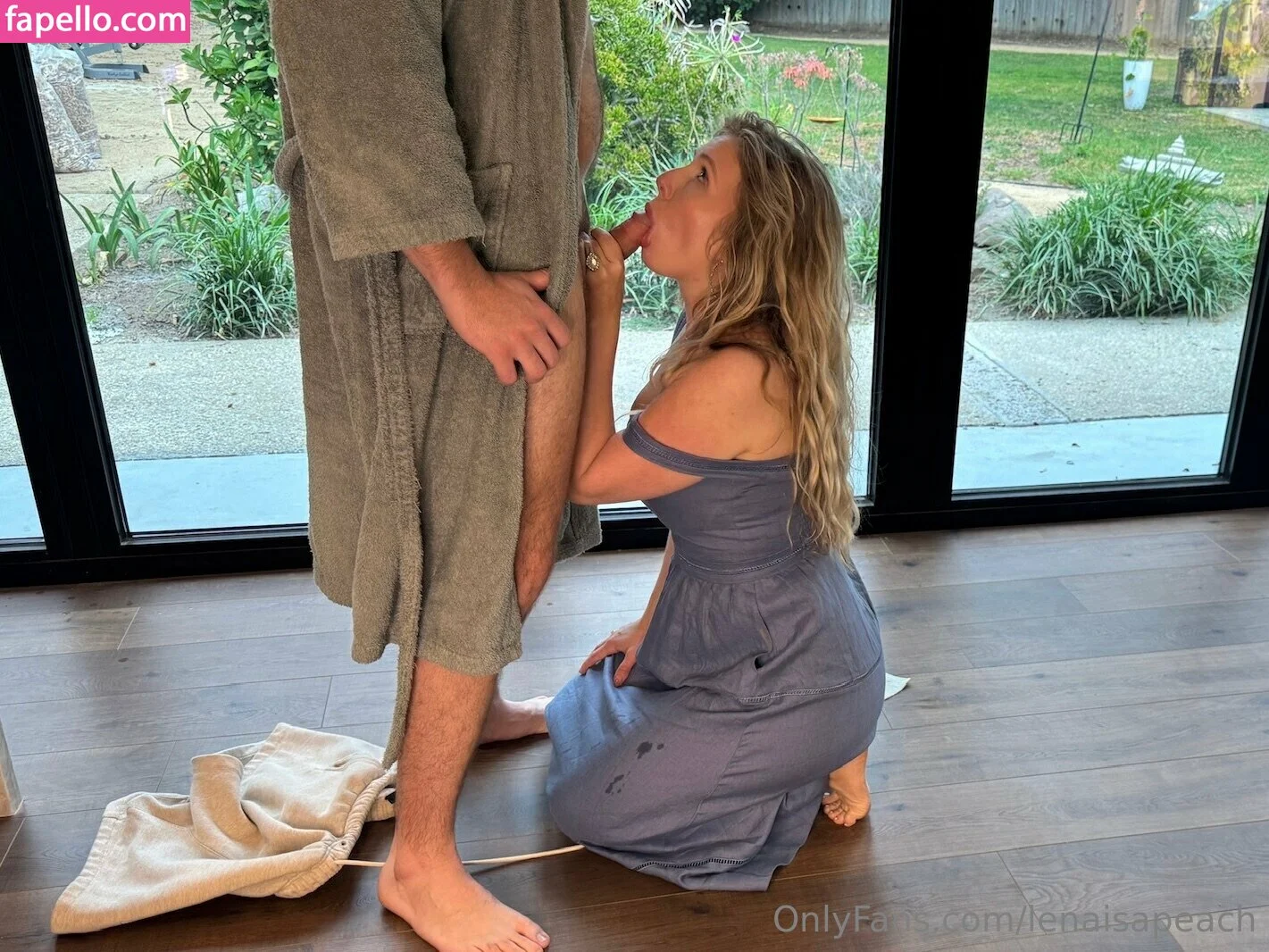 lenaisapeach / lenapaulxo Onlyfans Photo Gallery 