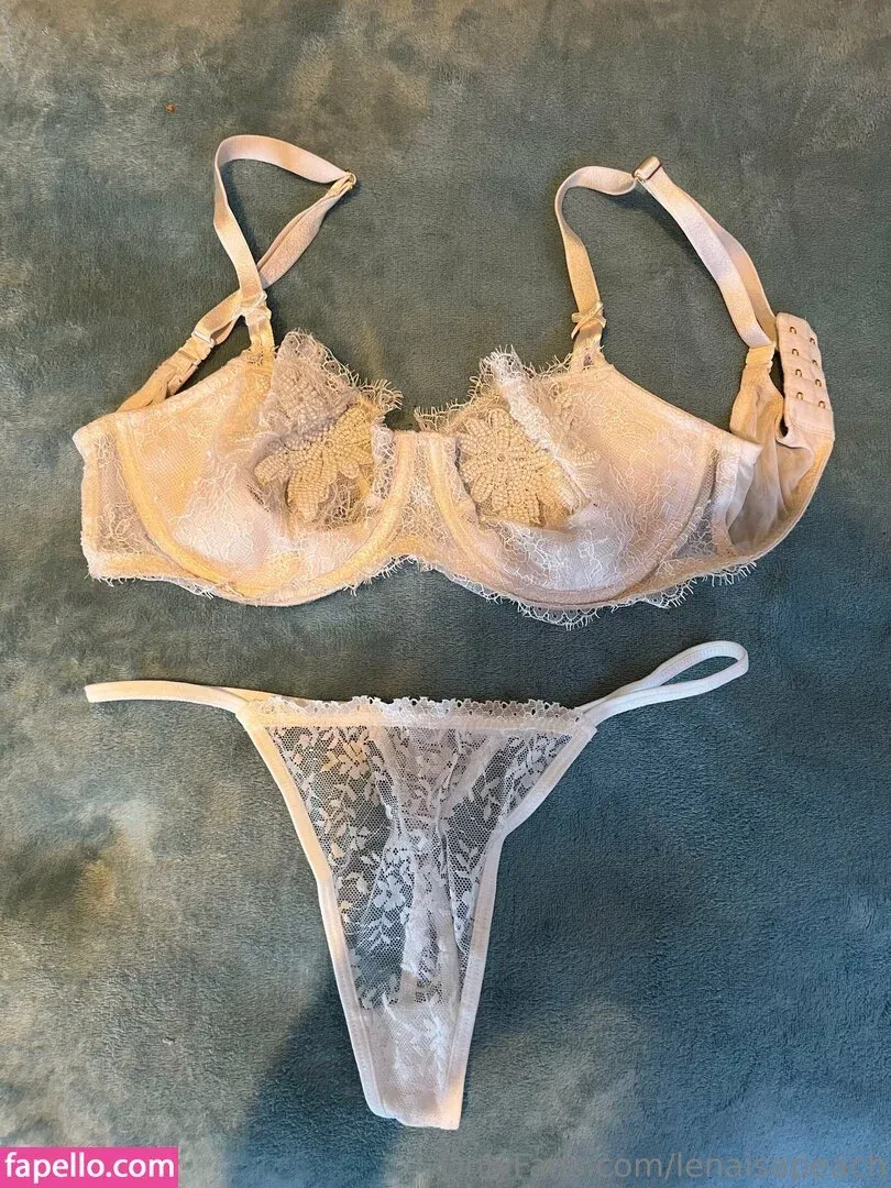 lenaisapeach / lenapaulxo Onlyfans Photo Gallery 