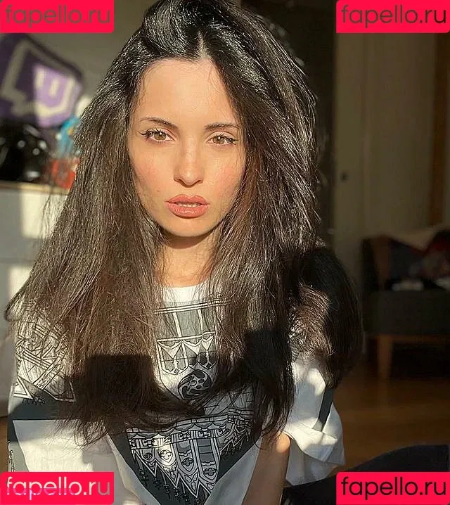 Kafkanya / danilacattani Onlyfans Photo Gallery 