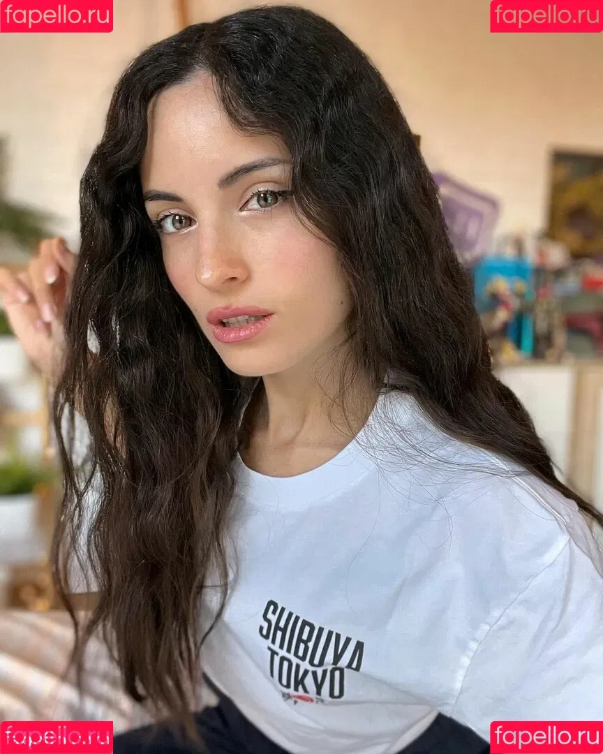 Kafkanya / danilacattani Onlyfans Photo Gallery 