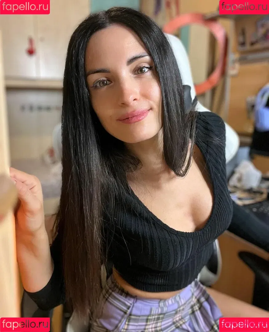 Kafkanya / danilacattani Onlyfans Photo Gallery 