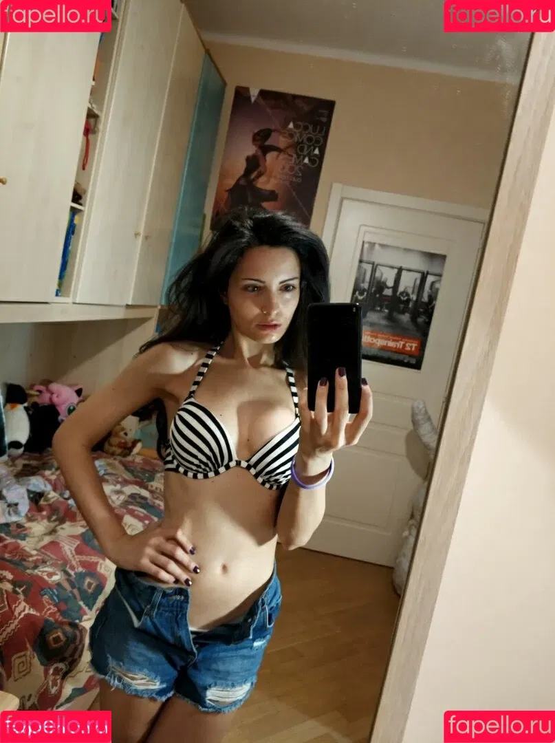 Kafkanya / danilacattani Onlyfans Photo Gallery 