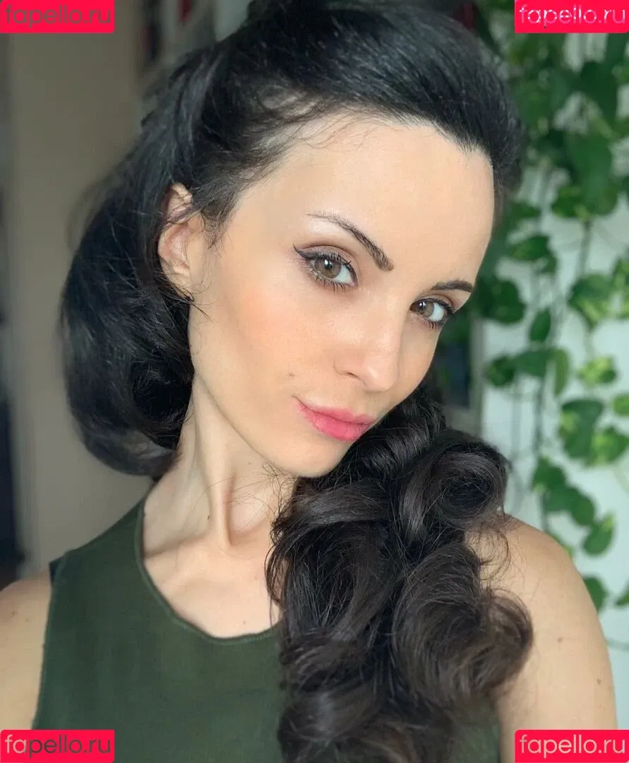 Kafkanya / danilacattani Onlyfans Photo Gallery 