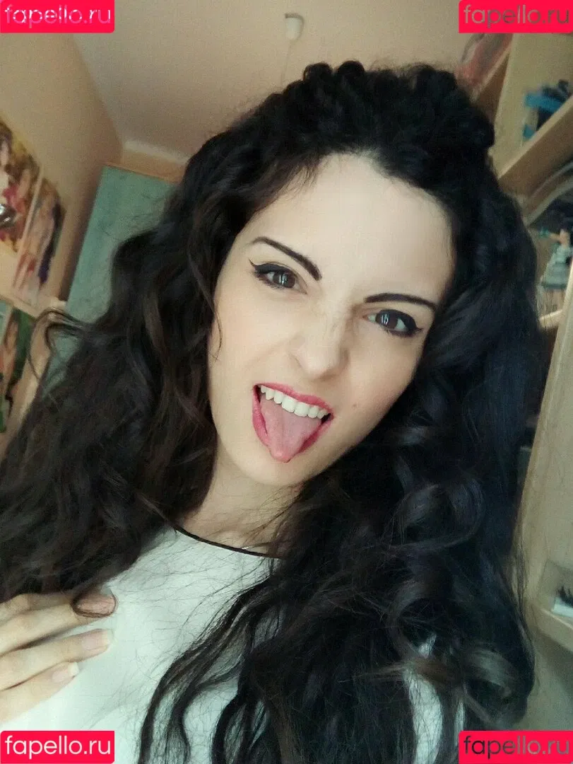 Kafkanya / danilacattani Onlyfans Photo Gallery 