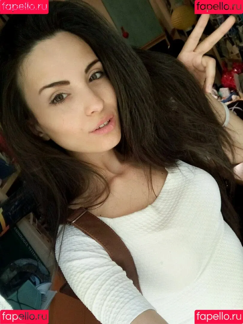 Kafkanya / danilacattani Onlyfans Photo Gallery 