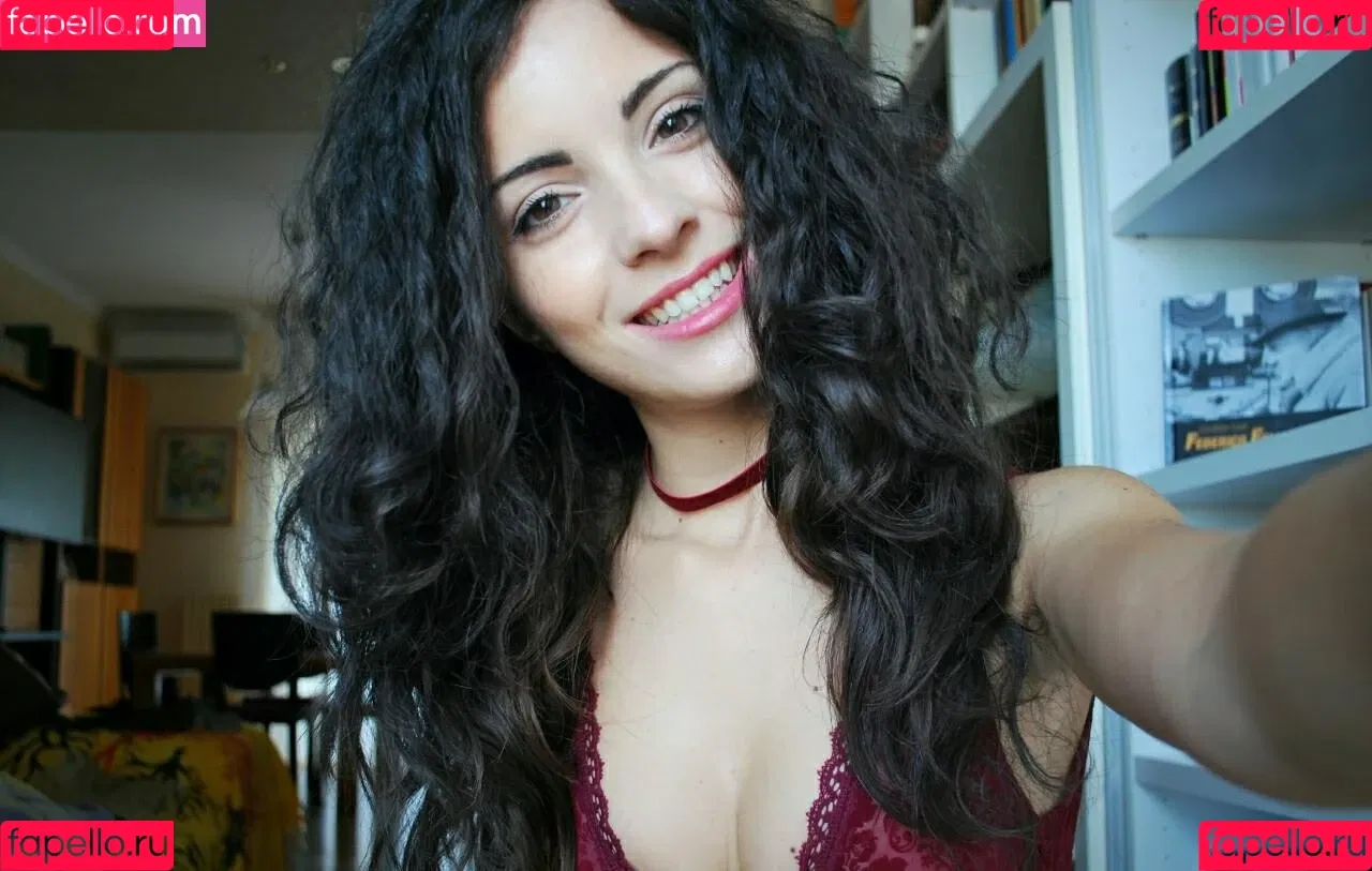 Kafkanya / danilacattani Onlyfans Photo Gallery 