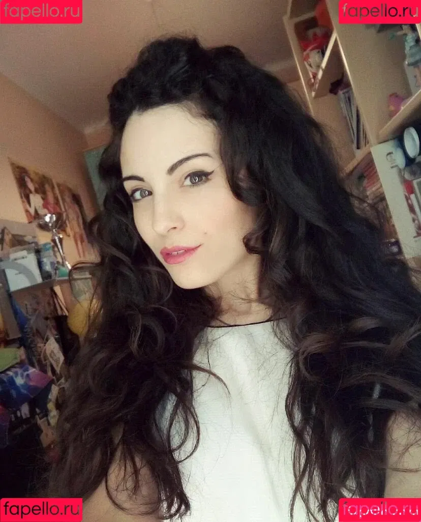 Kafkanya / danilacattani Onlyfans Photo Gallery 