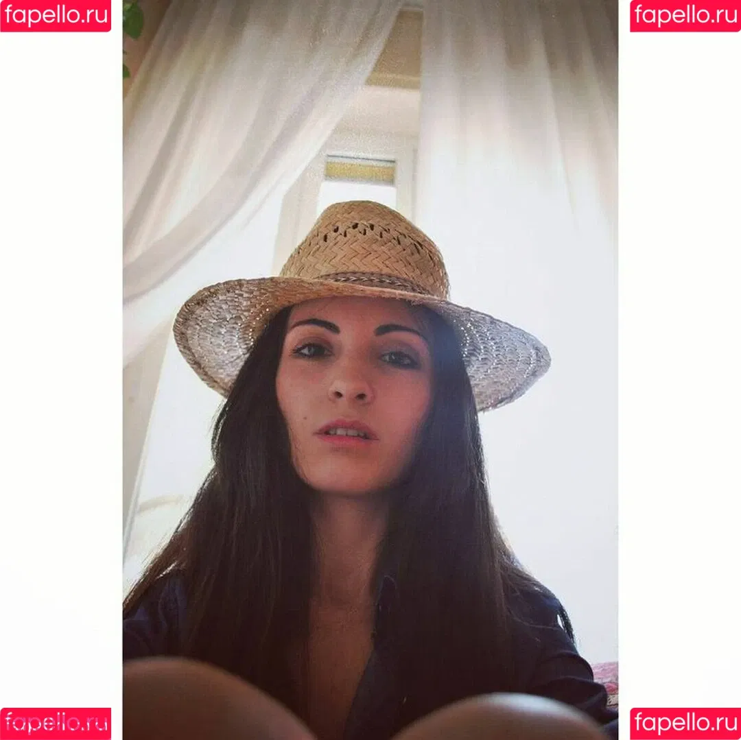 Kafkanya / danilacattani Onlyfans Photo Gallery 