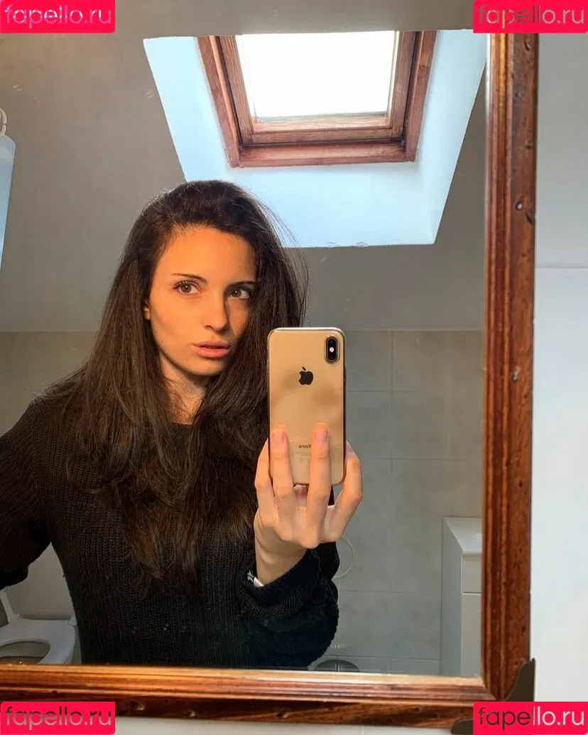 Kafkanya / danilacattani Onlyfans Photo Gallery 