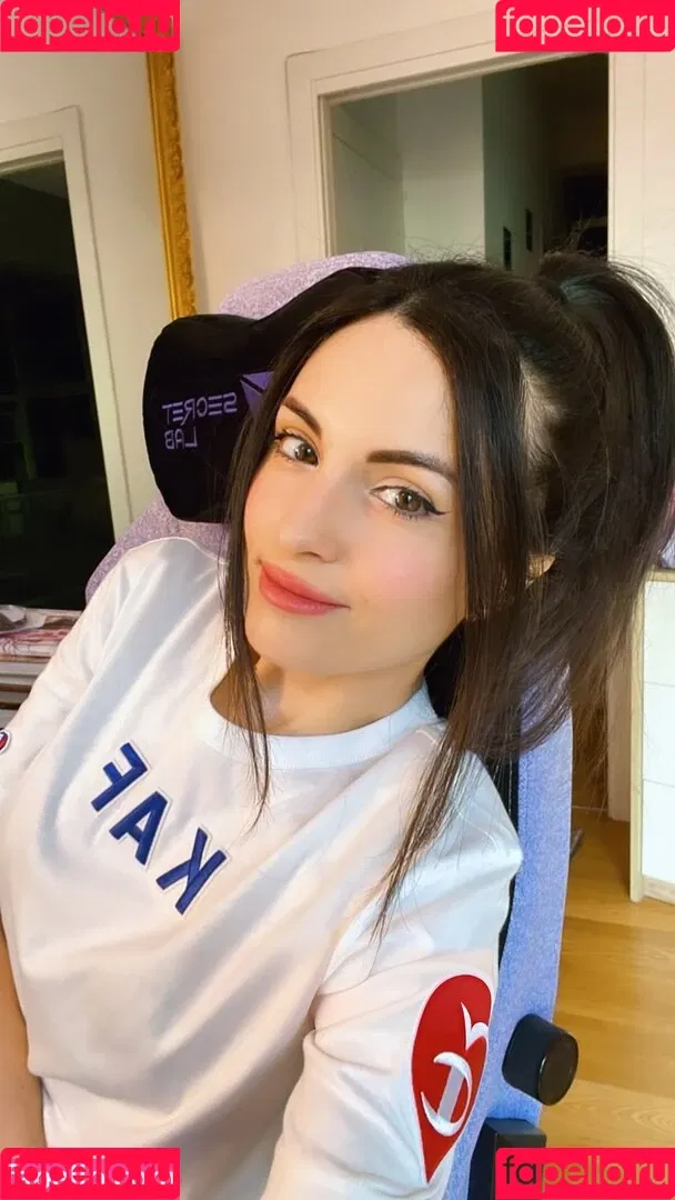Kafkanya / danilacattani Onlyfans Photo Gallery 