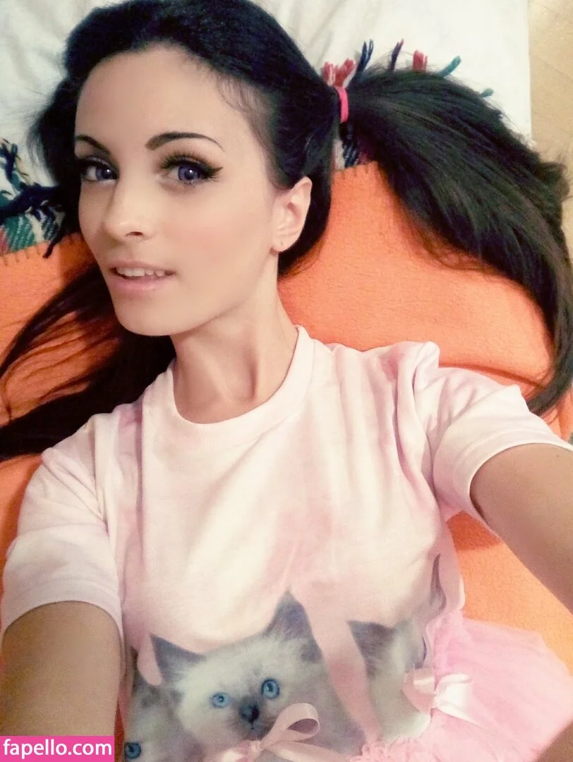 Kafkanya / danilacattani Onlyfans Photo Gallery 