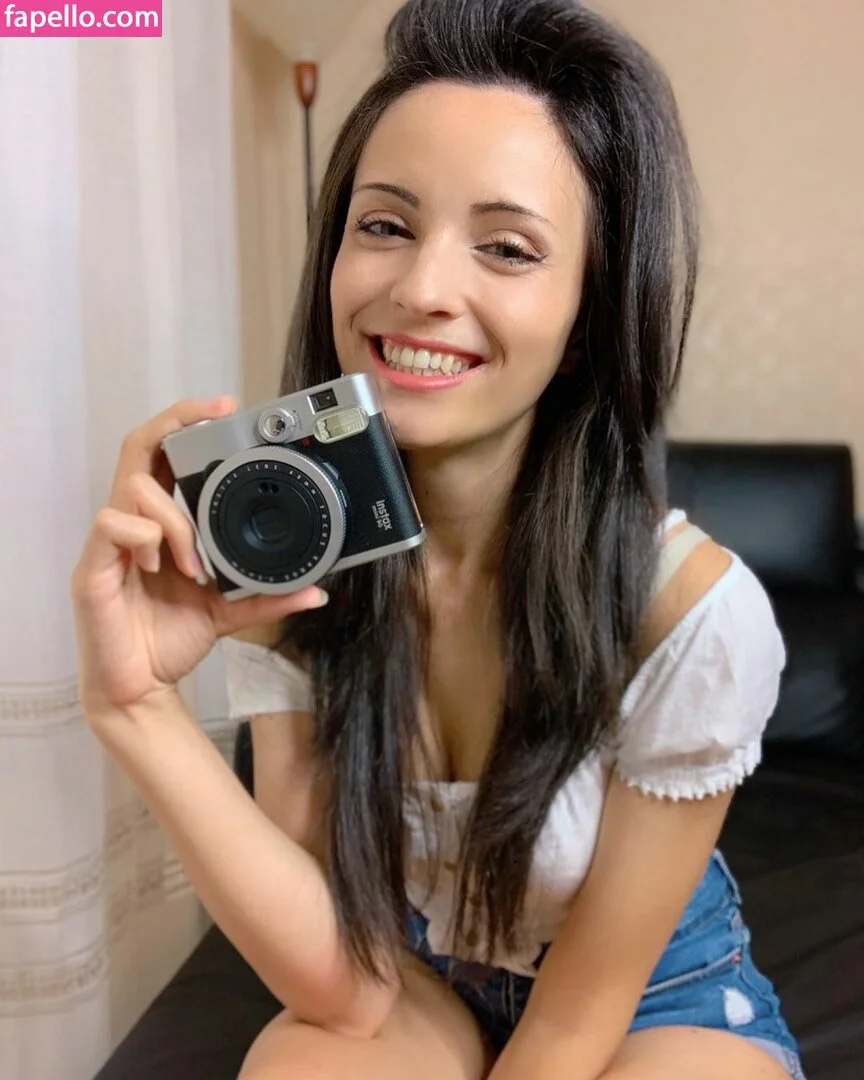 Kafkanya / danilacattani Onlyfans Photo Gallery 