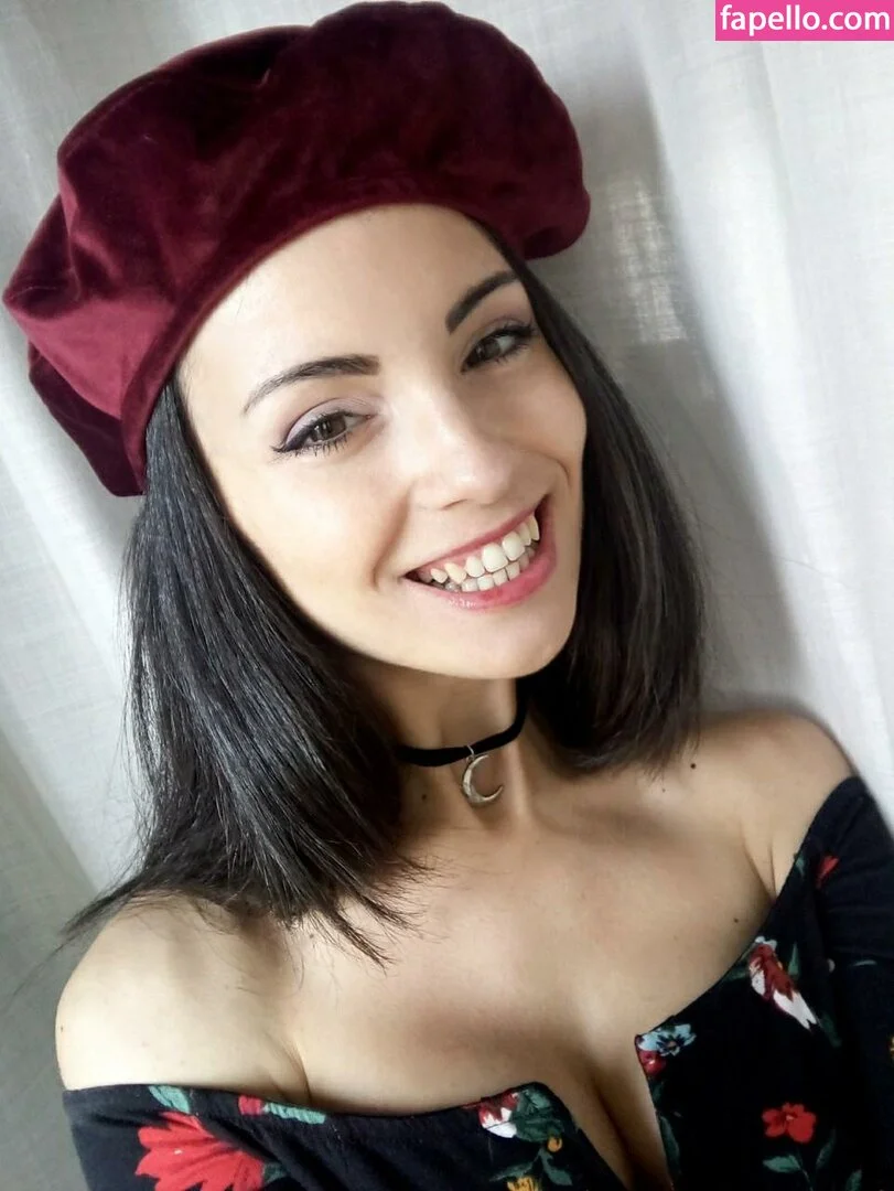 Kafkanya / danilacattani Onlyfans Photo Gallery 