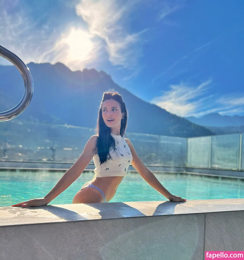 Kafkanya / danilacattani Onlyfans Photo Gallery 