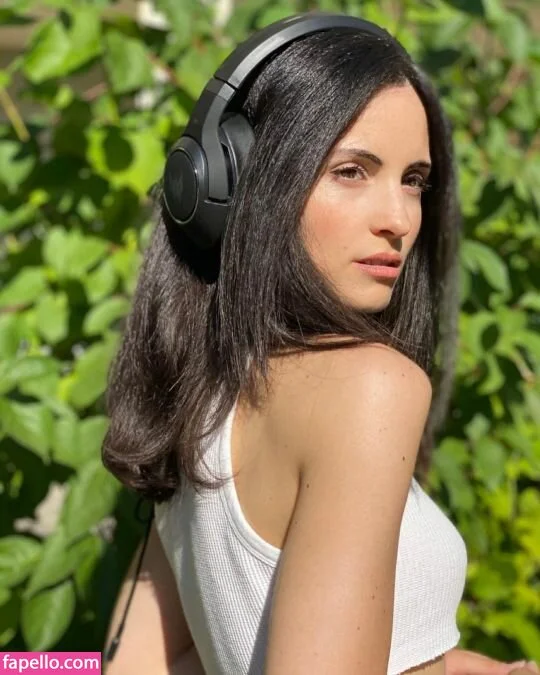 Kafkanya / danilacattani Onlyfans Photo Gallery 