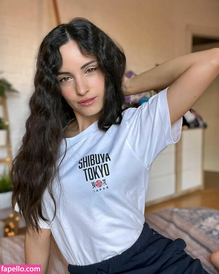 Kafkanya / danilacattani Onlyfans Photo Gallery 