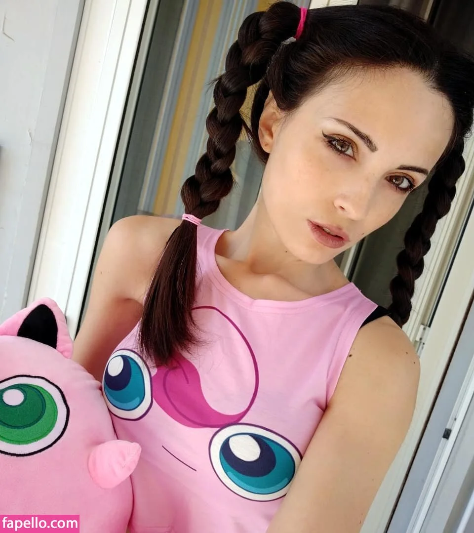 Kafkanya / danilacattani Onlyfans Photo Gallery 